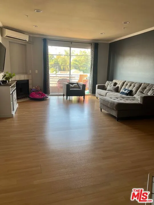 640 W 4th Street 204, Long Beach, California 90802 home-pic-10